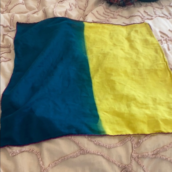 Hermes Paris x Los Angeles Rare Scarf - Picture 4 of 14